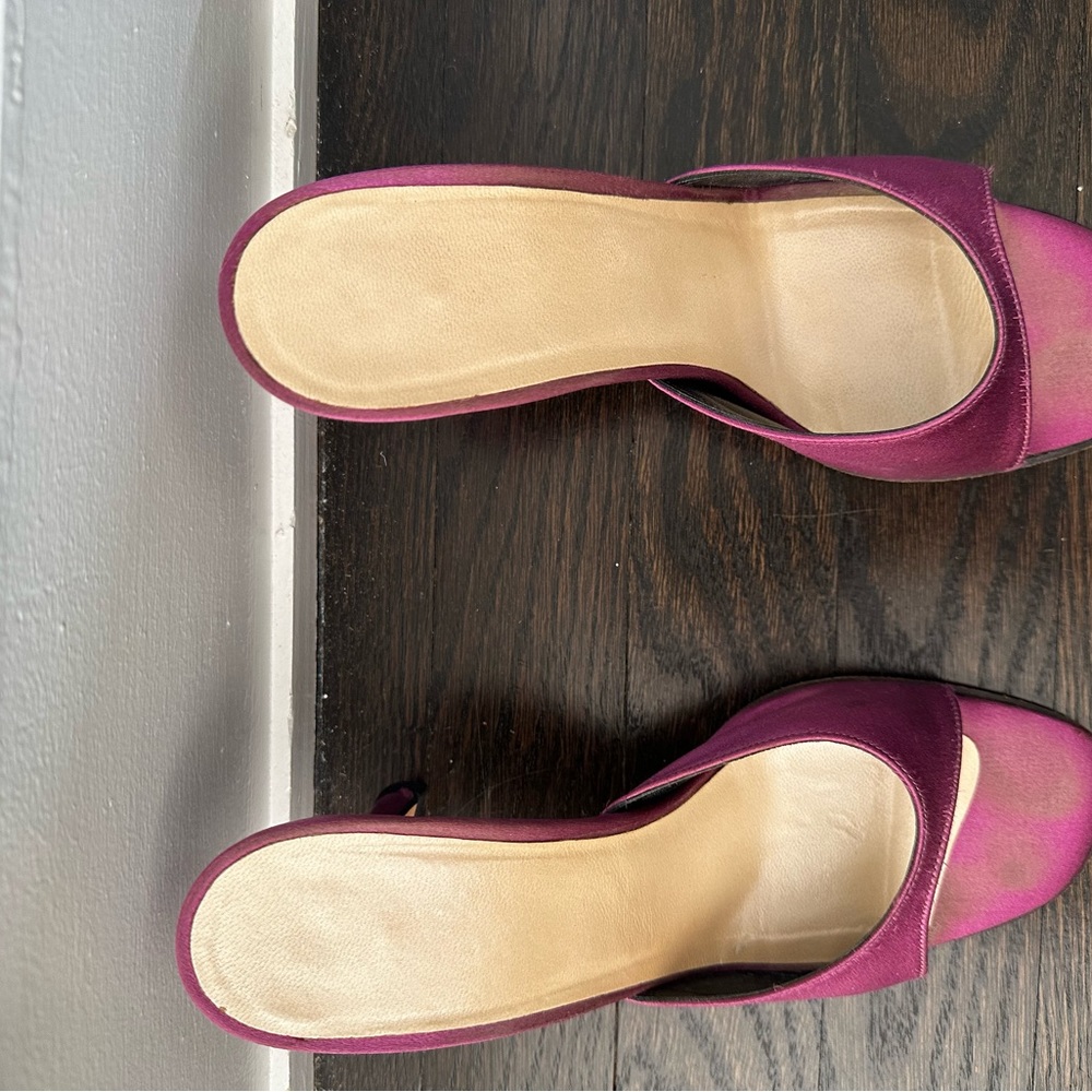 Fuschia, silk heeled sandals - Picture 2 of 3
